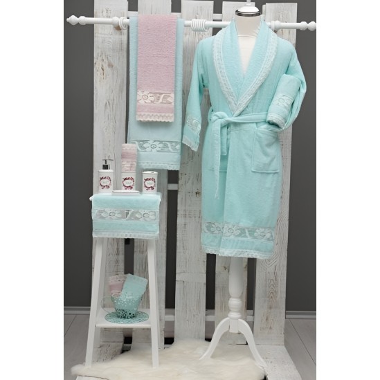 Peignoir de bain de luxe avec dentelle "Valse" – Vert